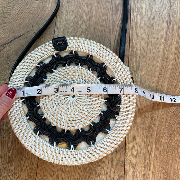 Round Rattan Crossbody Bag White Woven Straw Boho Summer Purse - Picture 7 of 9